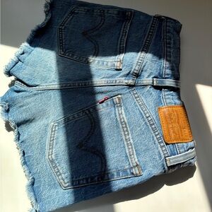 Levi’s Jean Ribcage Shorts